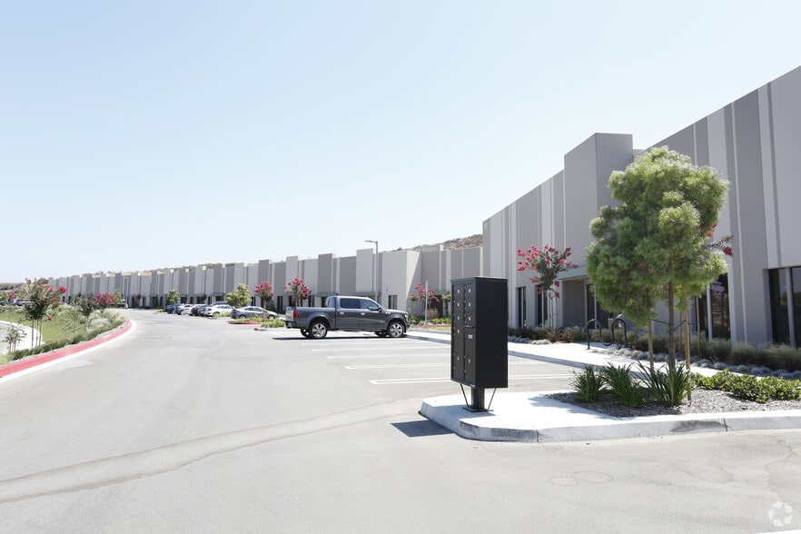 2600-2736 Conejo Center Dr, Thousand Oaks, CA for sale - Primary Photo - Image 1 of 1