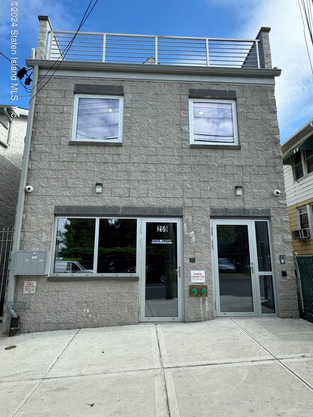 259 Walker St, Staten Island, NY for lease - Building Photo - Image 1 of 10