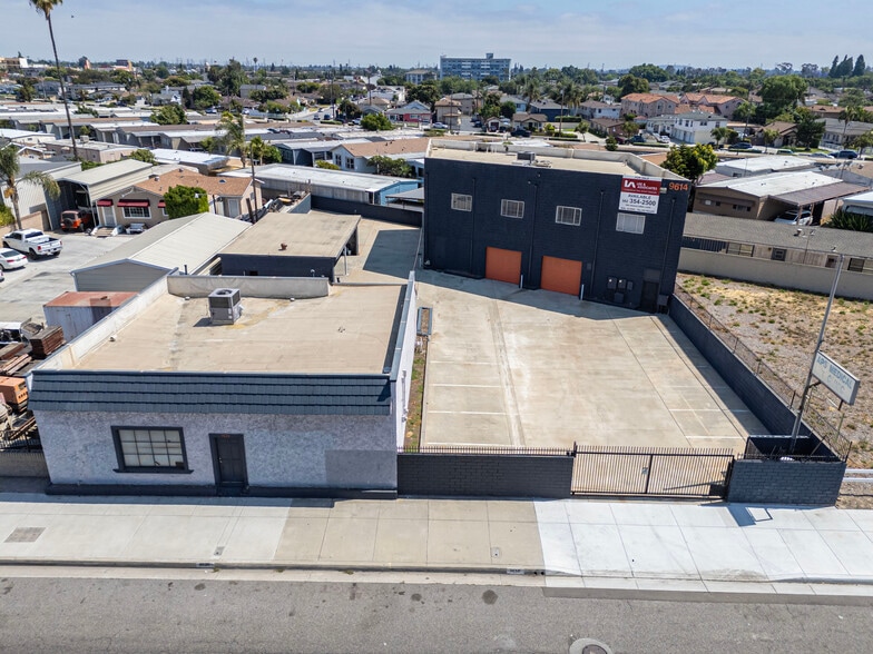 9614-9620 Alonda Blvd portfolio of 2 properties for sale on LoopNet.com - Building Photo - Image 1 of 6