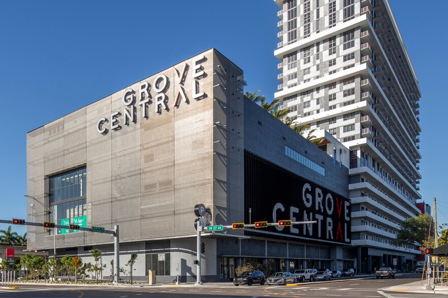 2750 SW 27th Ter, Miami, FL for lease - Building Photo - Image 3 of 8