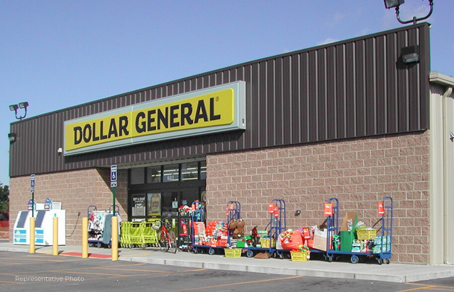 120 Church St, Montello, WI for sale - Building Photo - Image 1 of 1