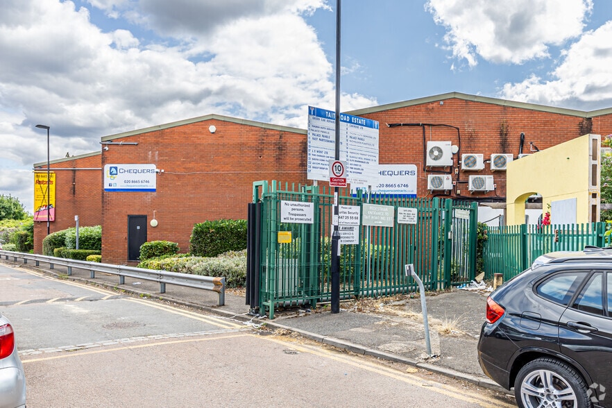 Tait Rd, Croydon for lease - Primary Photo - Image 1 of 12