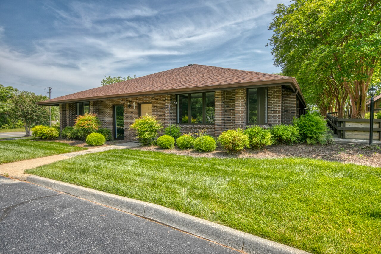 7151 Richmond Rd, Williamsburg, VA 23188 101/102