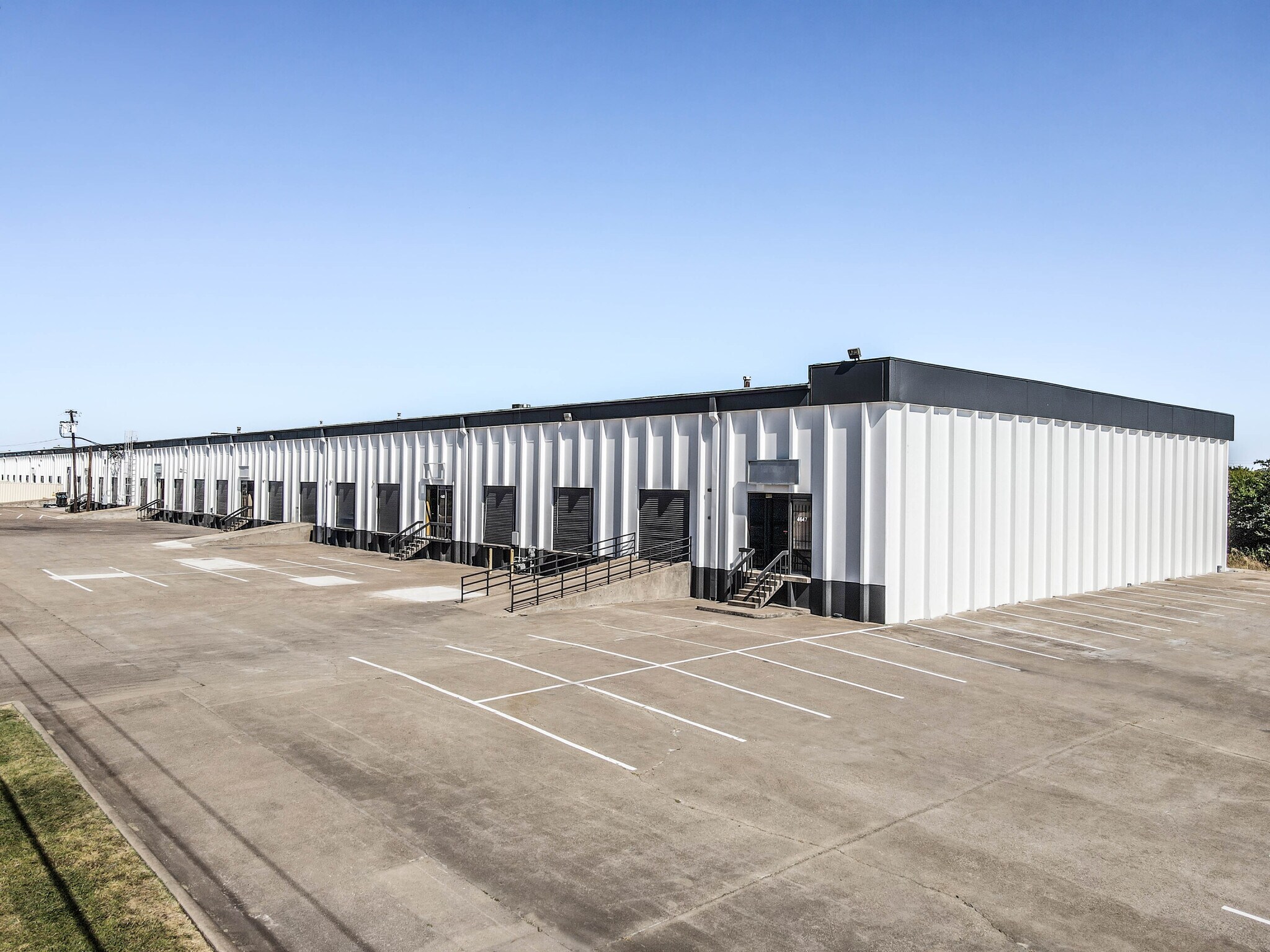 4647-4687 Mint Way, Dallas, TX for sale Primary Photo- Image 1 of 1