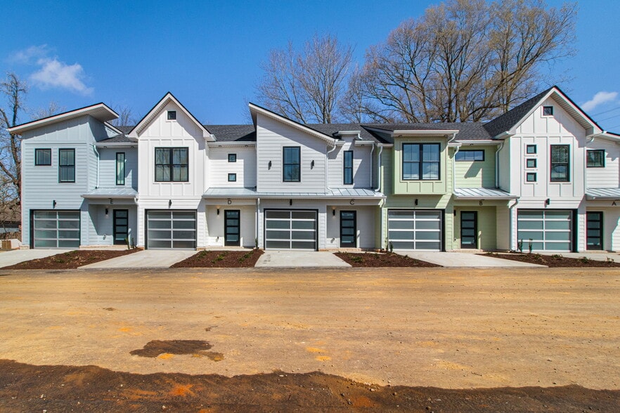 160 Excell Rd, Clarksville, TN for sale - Primary Photo - Image 1 of 28