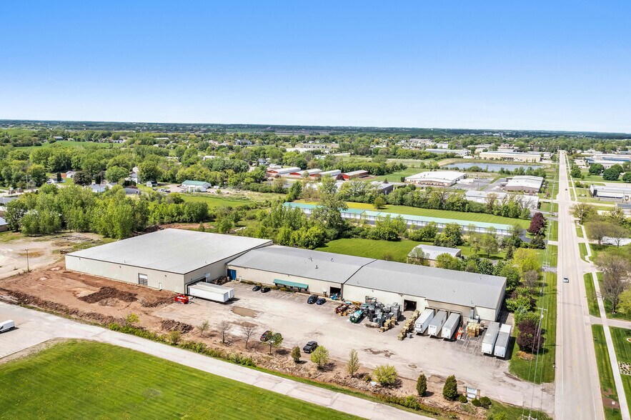 3015 N Main St, Oshkosh, WI for sale - Primary Photo - Image 1 of 1