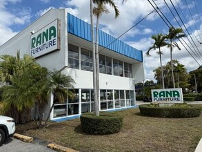7979 Pines Blvd, Pembroke Pines, FL for lease Building Photo- Image 2 of 19