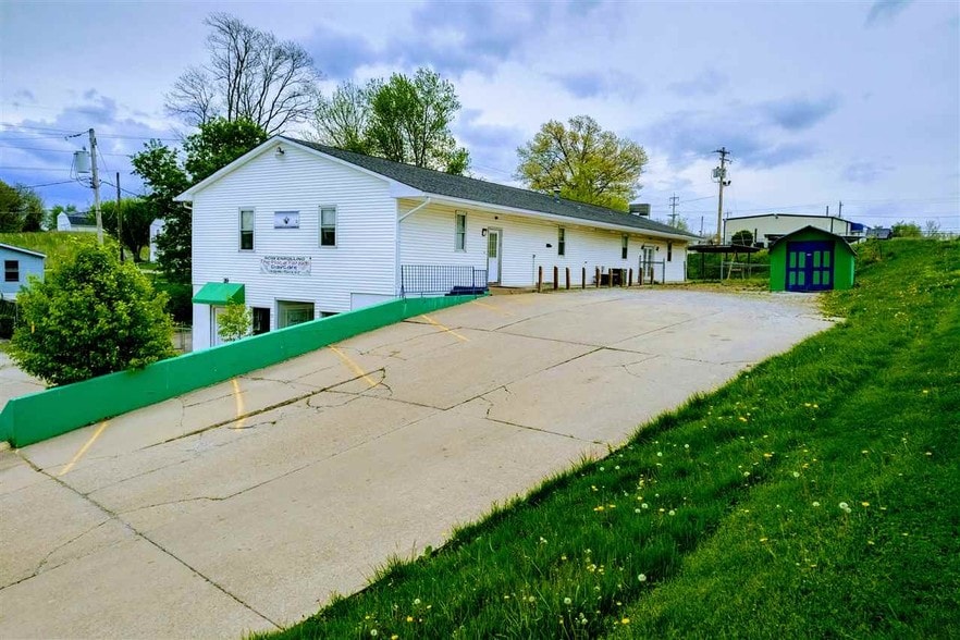 39 Warsaw Ave, Dry Ridge, KY 41035