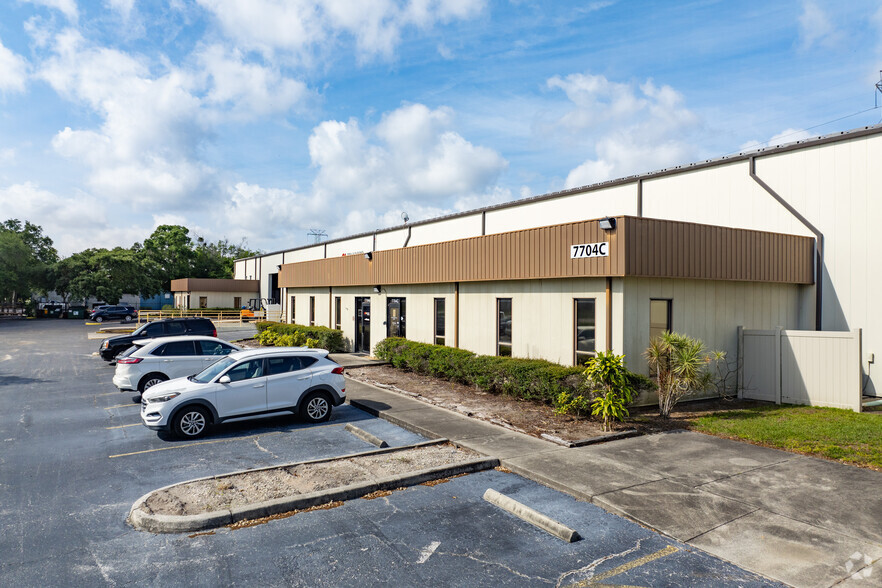 7704 Industrial Ln, Tampa, FL for lease - Building Photo - Image 3 of 7