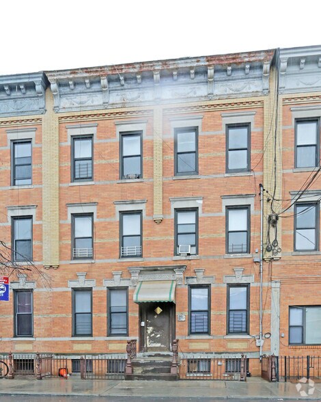 63-08 Forest Ave, Ridgewood, NY for sale - Primary Photo - Image 1 of 1