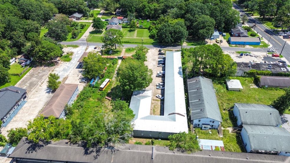 161-Unit Multifamily Portfolio portfolio of 4 properties for sale on LoopNet.com - Building Photo - Image 3 of 16