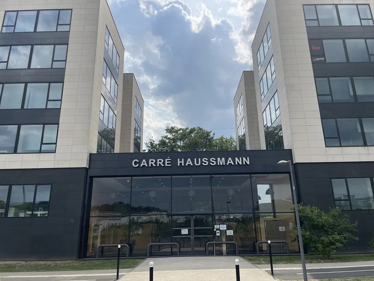 Office in Évry-Courcouronnes for lease Building Photo- Image 1 of 27