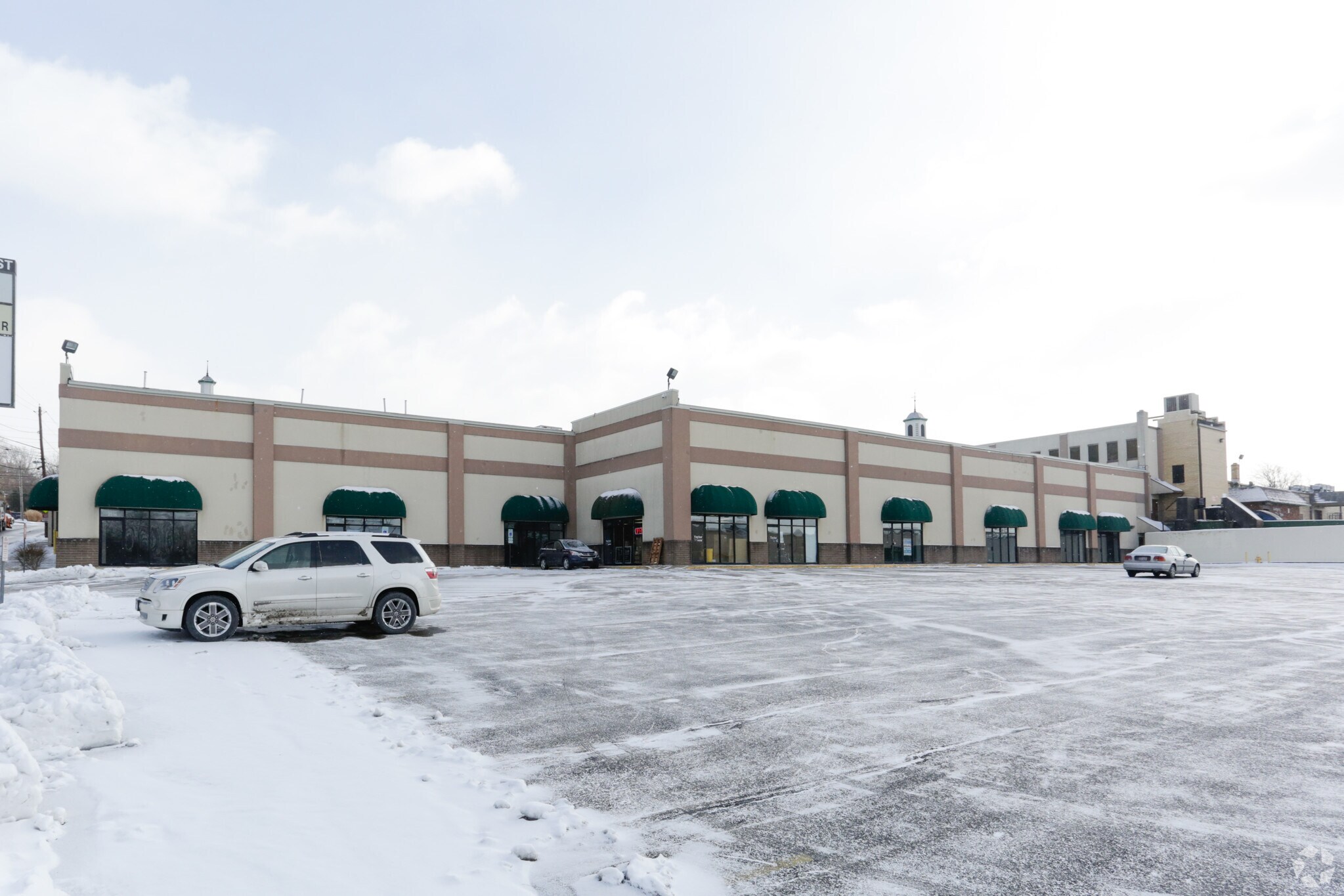 498-553 Canton Rd, Akron, OH for sale Building Photo- Image 1 of 1