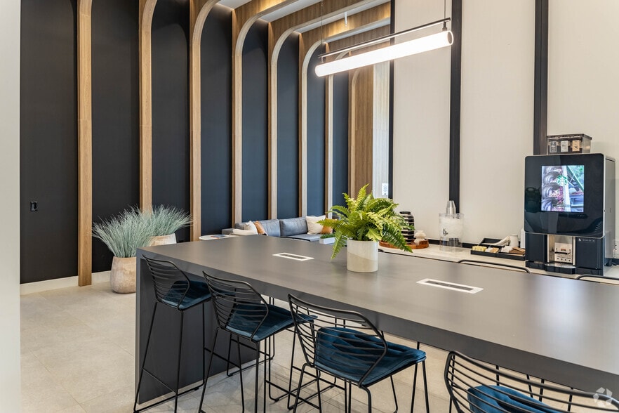 1711 N University Dr, Plantation, FL for lease - Lobby - Image 3 of 50