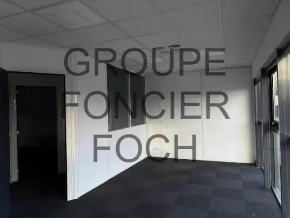 Rue Elisée Reclus, Décines-Charpieu for lease Interior Photo- Image 1 of 5