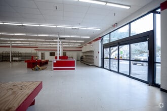 4802-4930 Fairmont Pky, Pasadena, TX for sale Interior Photo- Image 2 of 7