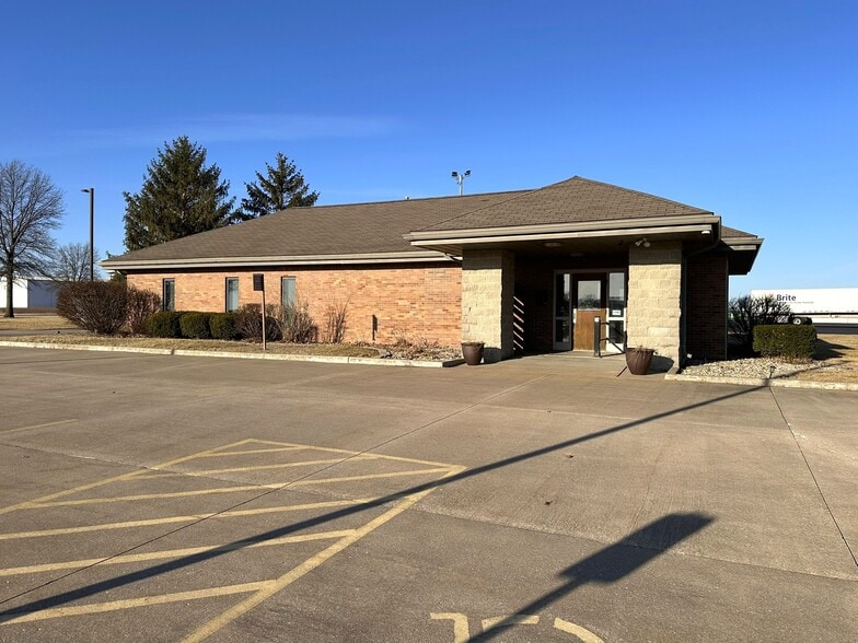 220 SW 5th St, Woodhull, IL for sale - Building Photo - Image 3 of 45