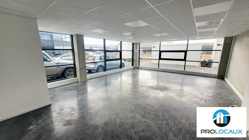 Office in Longueau for lease - Building Photo - Image 3 of 5