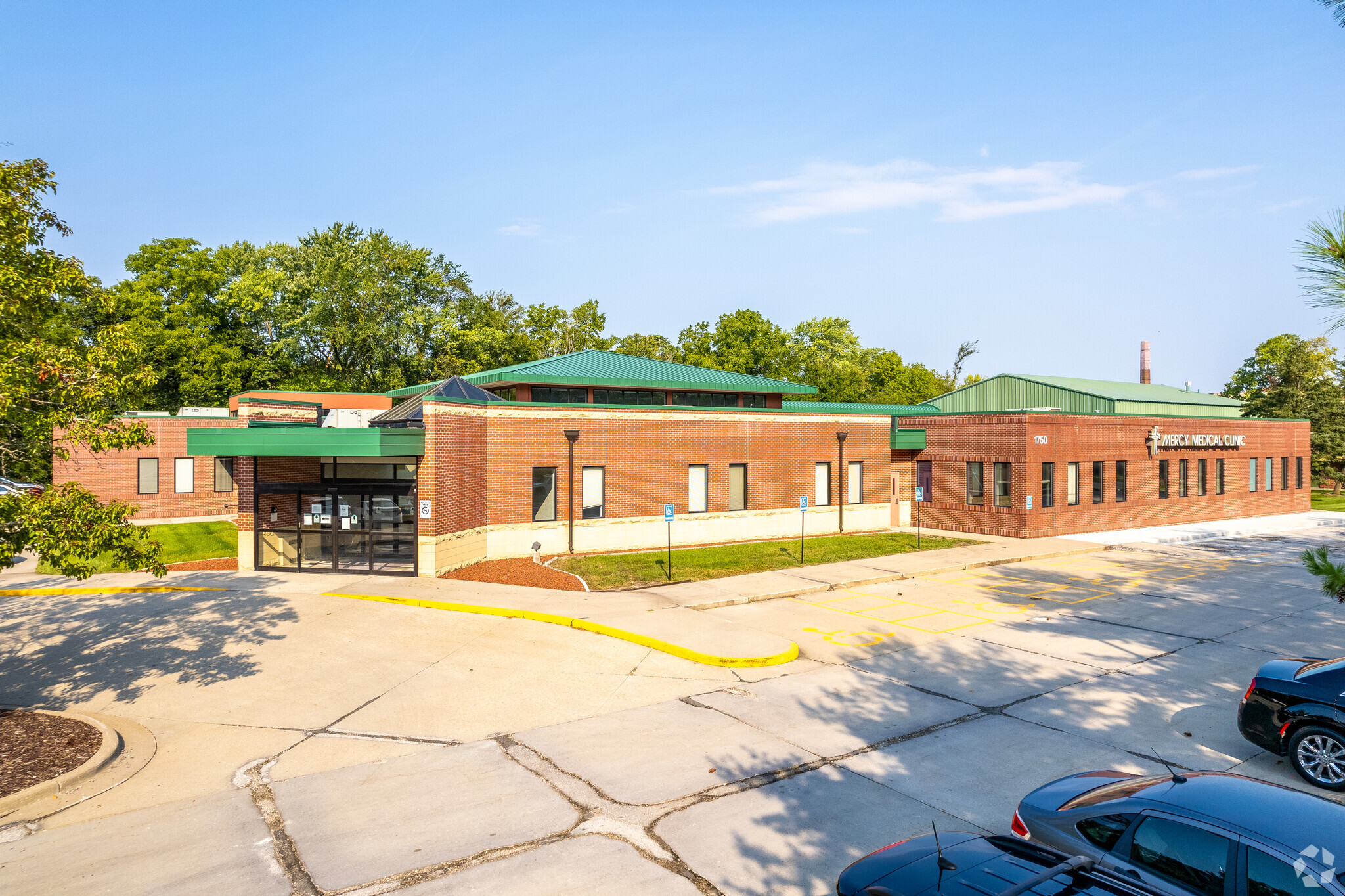 1750 48th St, Des Moines, IA for sale Primary Photo- Image 1 of 1