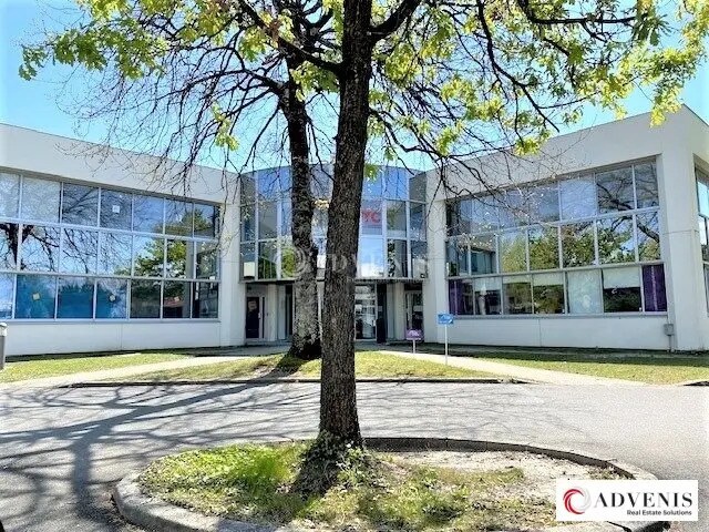 Office in Mérignac for lease - Building Photo - Image 1 of 11