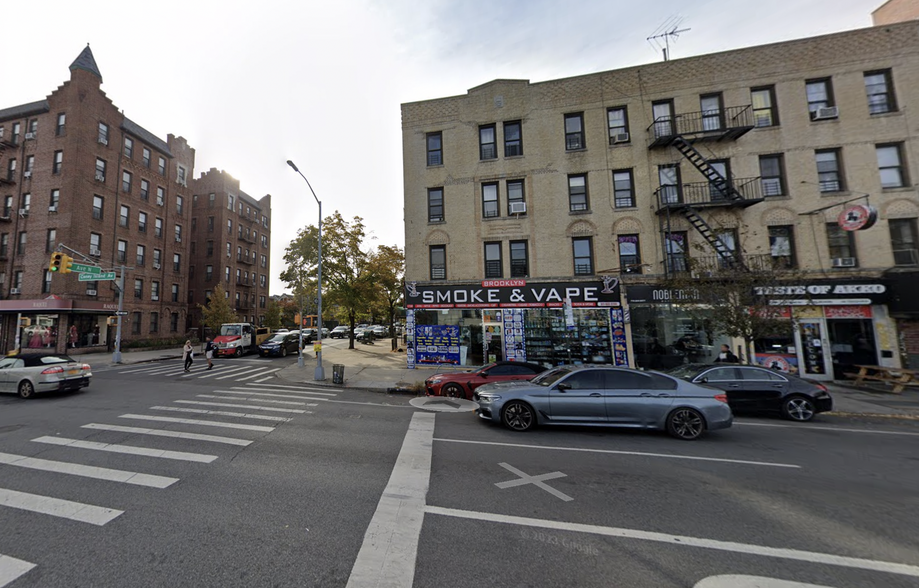 1015 Avenue N, Brooklyn, NY for lease - Building Photo - Image 2 of 3