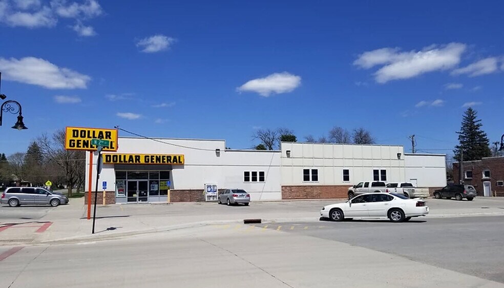 103 NE 2nd St, Stuart, IA for sale - Primary Photo - Image 1 of 1