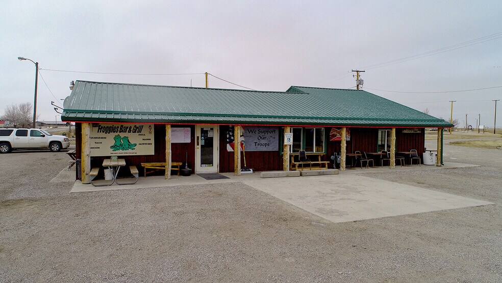 317 Teton Ave, Valier, MT 59486