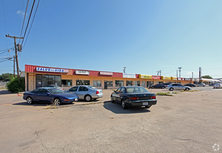 2801-2819 N MacArthur Blvd, Irving, TX for lease - Building Photo - Image 2 of 4