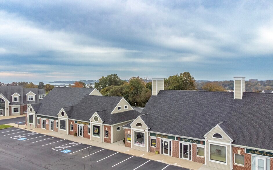 680 Aquidneck Ave, Middletown, RI 02842