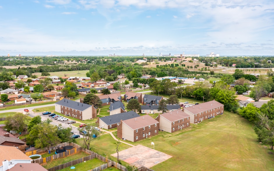 1011 S 30th St, Enid, OK for sale - Building Photo - Image 1 of 1