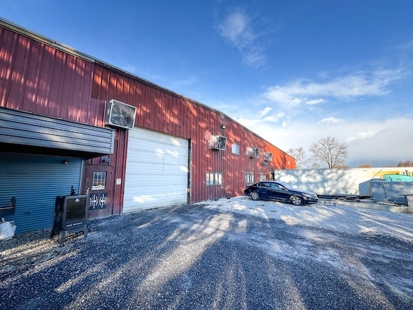 823 Ferry Rd, Charlotte, VT for sale - Building Photo - Image 3 of 8