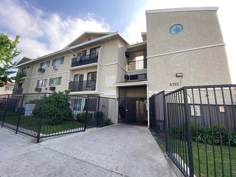 8762 Langdon Ave, North Hills, CA for sale - Building Photo - Image 1 of 1