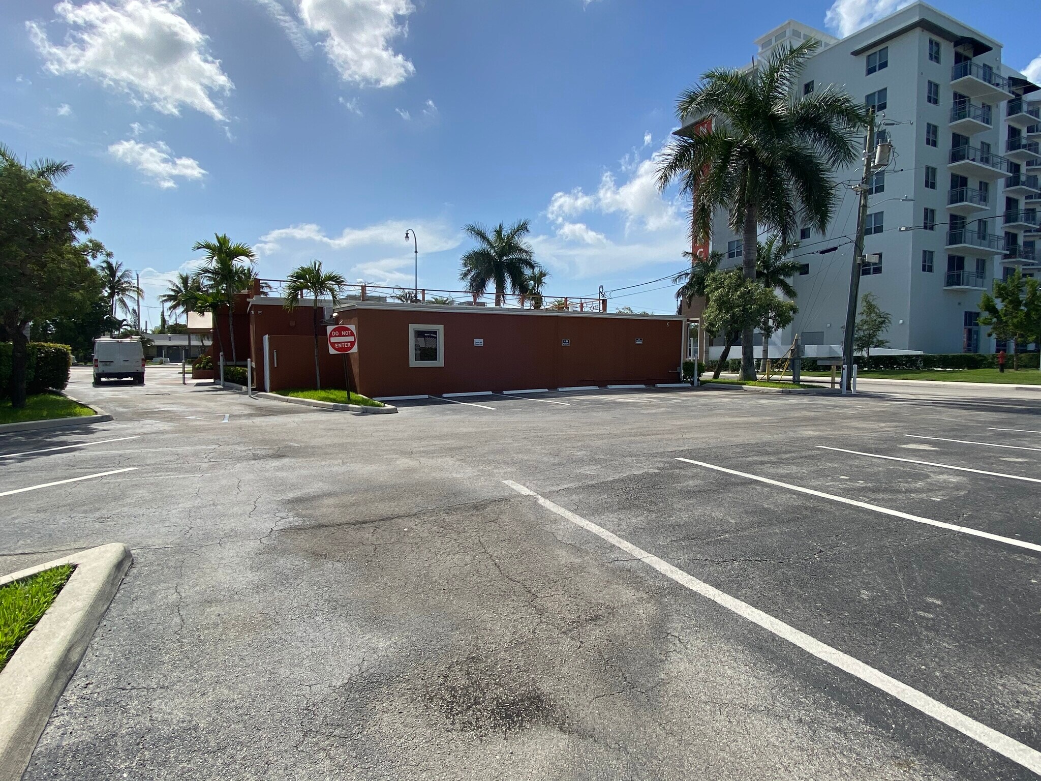 425 N Federal Hwy, Hallandale Beach, FL 33009 Office for Lease