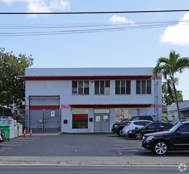 3365 Waialae Ave, Honolulu, HI for lease - Building Photo - Image 2 of 3