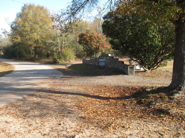 Walker Rd, Woodbury, GA 30293