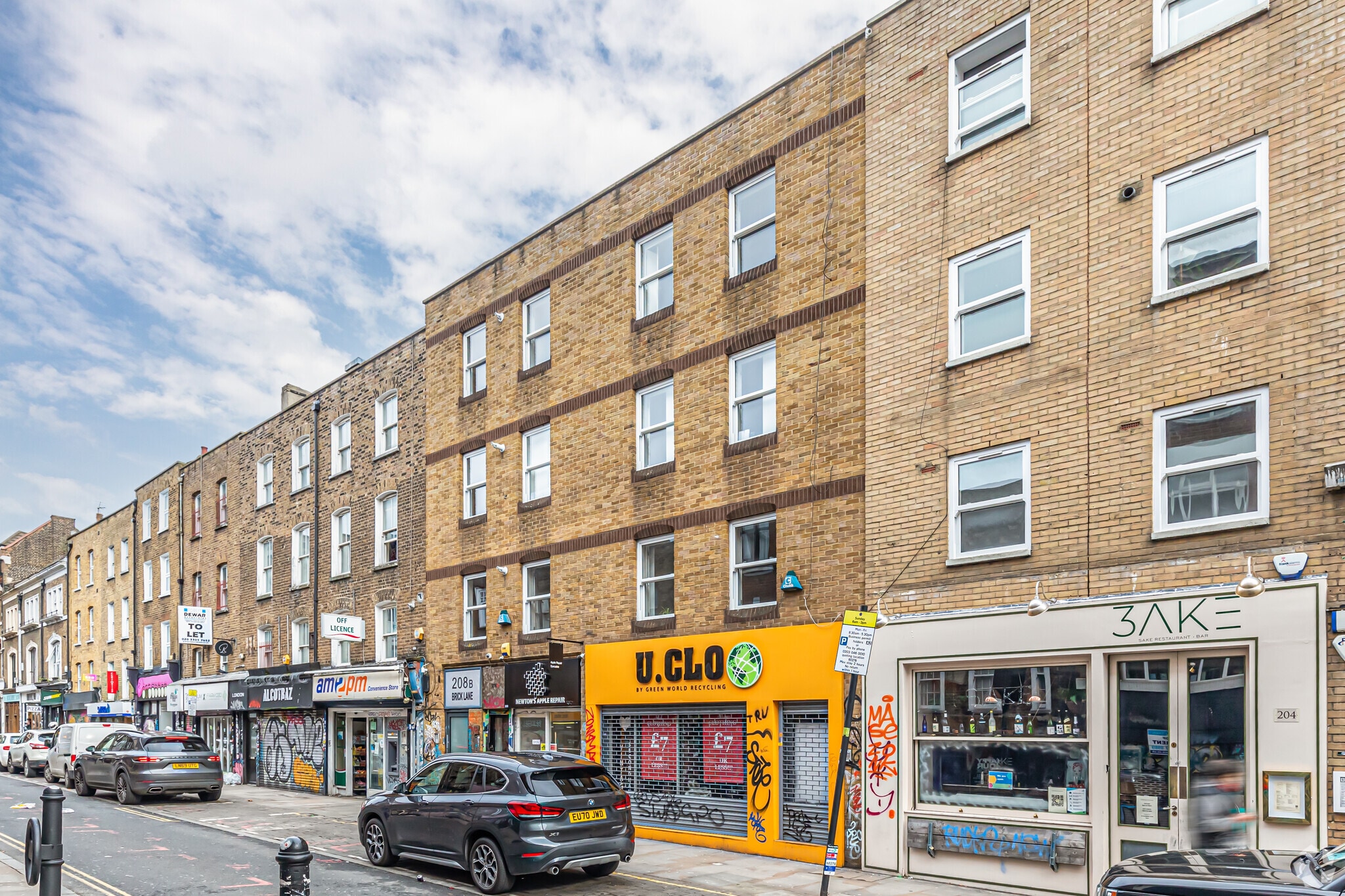 208 Brick Ln, London for lease Primary Photo- Image 1 of 11