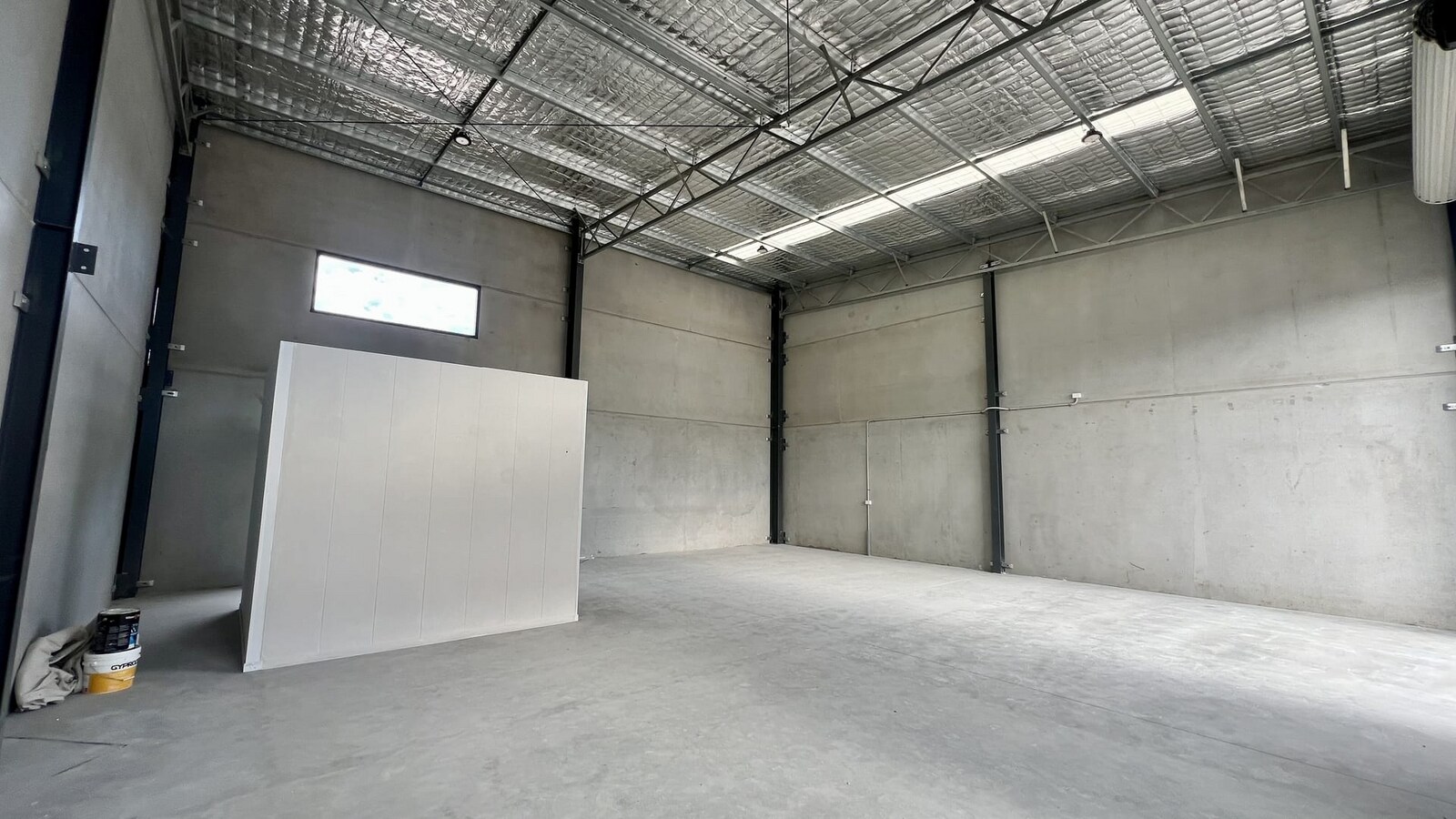 20 Donaldson St, Wyong, NSW 2259 - Unit 2 - - Interior Photo - Image 2 of 6