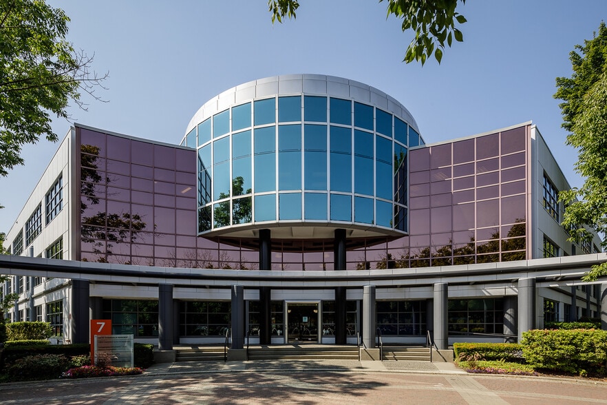 13775 Commerce Pky, Richmond, BC for lease - Building Photo - Image 1 of 11