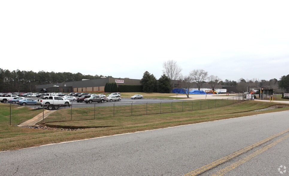 4349 Avery Dr, Flowery Branch, GA for sale - Primary Photo - Image 1 of 1