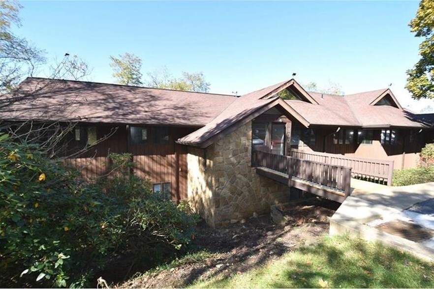 2275 Swallow Hill Rd, Pittsburgh, PA for sale - Swallow Hill - Image 1 of 16