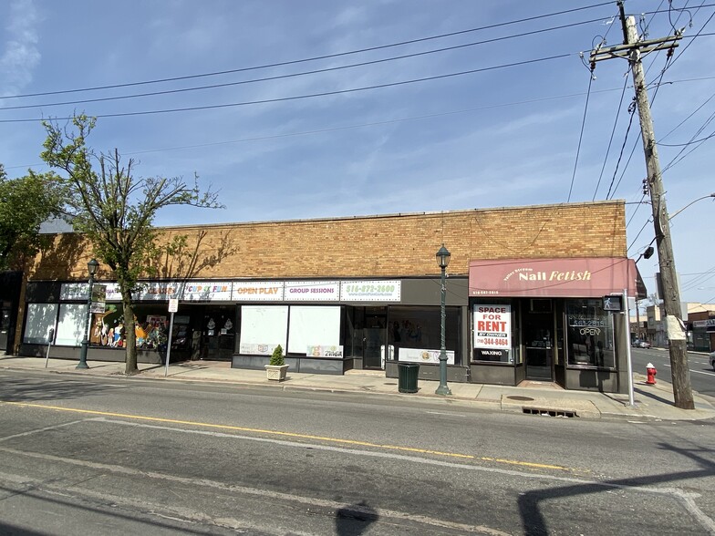 8-24 W Merrick Rd, Valley Stream, NY for lease - Primary Photo - Image 1 of 18