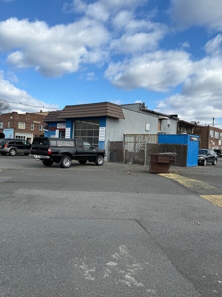 235 Hamilton Blvd, South Plainfield, NJ for sale - Building Photo - Image 2 of 5
