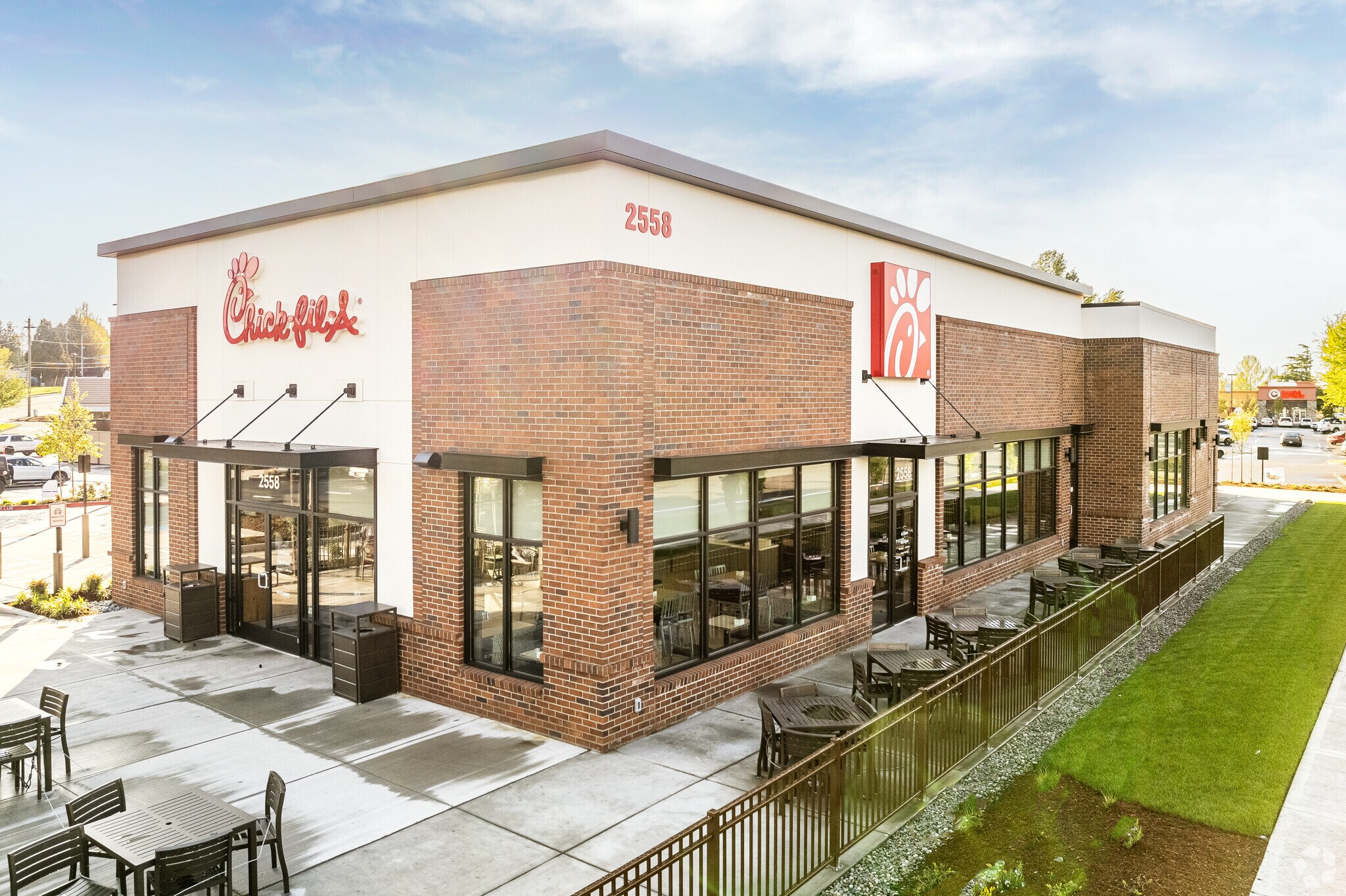 2506 SE Burnside Rd, Gresham, OR for sale Primary Photo- Image 1 of 1