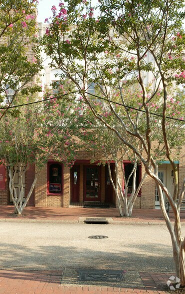 9 E Queens Way, Hampton, VA for sale - Building Photo - Image 3 of 4