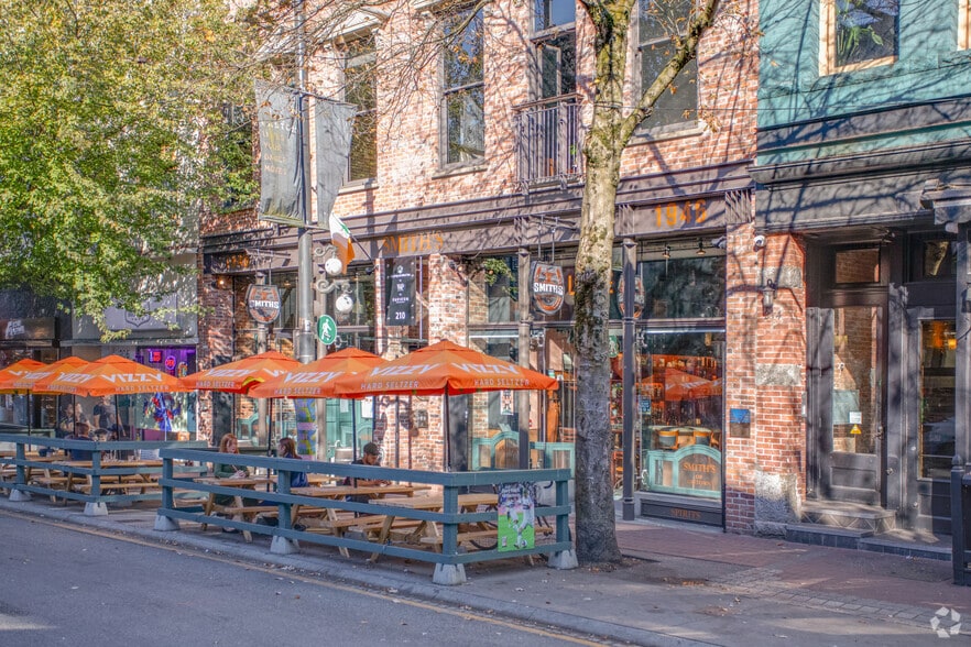 210-212 Carrall St, Vancouver, BC for lease - Building Photo - Image 3 of 4
