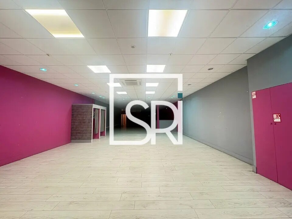 Retail in Lempdes for lease Building Photo- Image 1 of 11