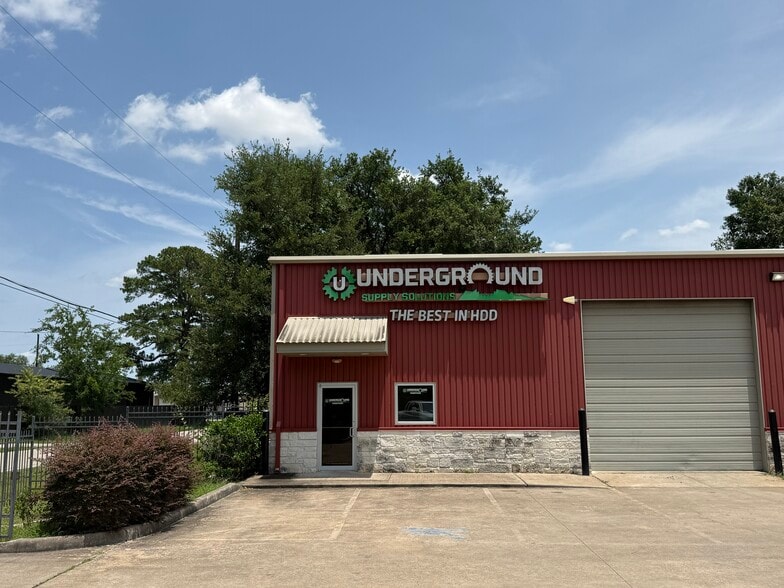 Gilder Road Business Park portfolio of 3 properties for sale on LoopNet.com - Building Photo - Image 1 of 4