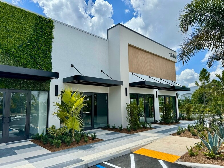 1250 SW Gatlin Blvd, Port Saint Lucie, FL for lease - Building Photo - Image 3 of 10