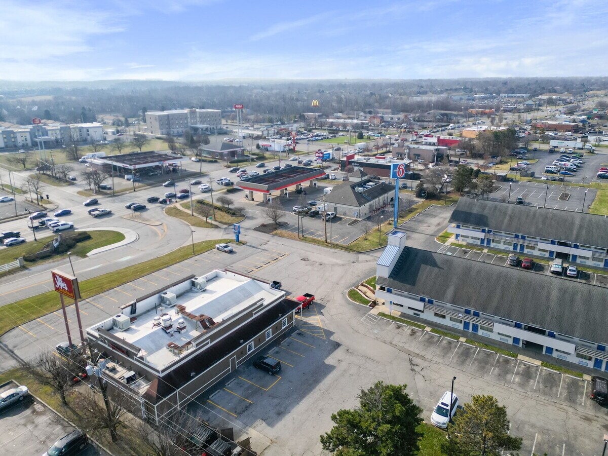 1880 Stringtown Rd, Grove City, OH 43123