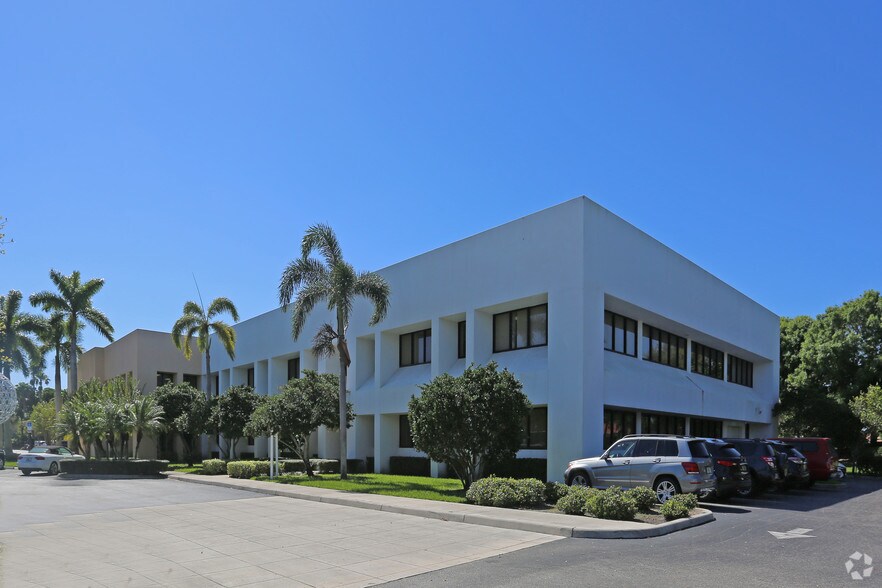 300 Avenue of Champions, Palm Beach Gardens, FL for lease - Primary Photo - Image 1 of 9